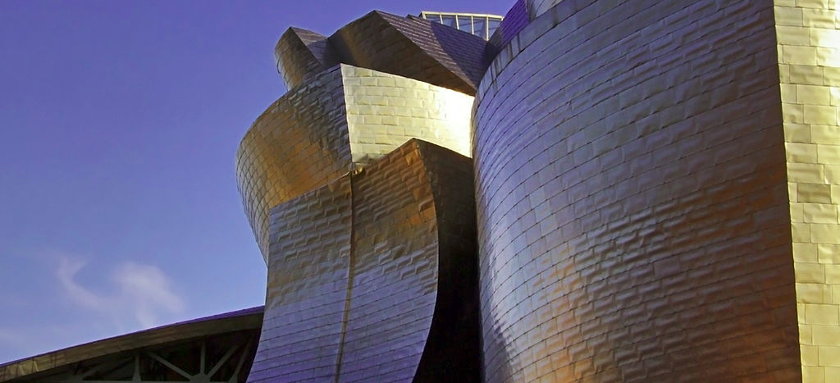 Detail of the Guggenheim Bilbao´s titanium panels | by Phillip Maiwald (Nikopol), via Wikimedia Commons